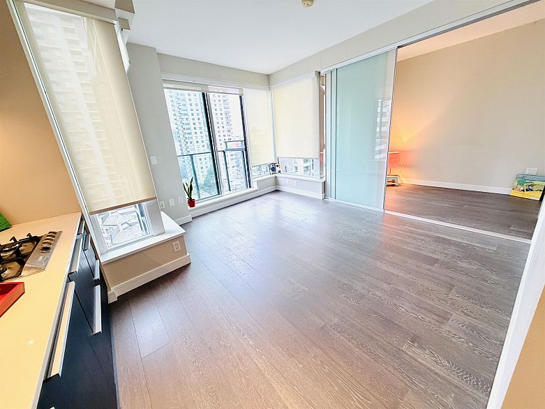 1103 1221 Bidwell Street