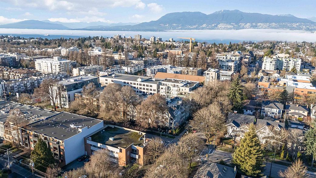 104 2755 Maple Street