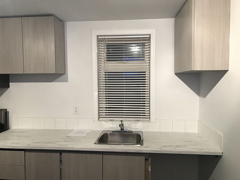 7 1517 COMOX STREET, Vancouver BC V6G 1P3