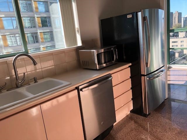 1206 909 Burrard Street