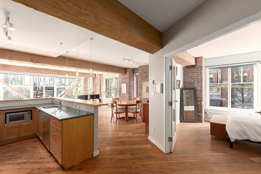 207 1178 Hamilton Street