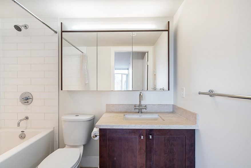 2504 888 Homer Street