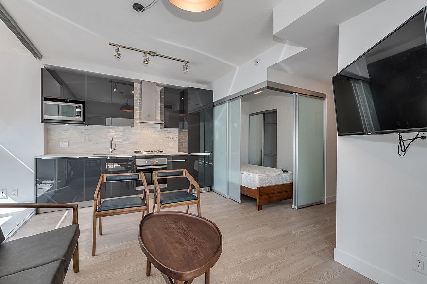 705 1283 HOWE STREET, Vancouver BC V6Z 1C1