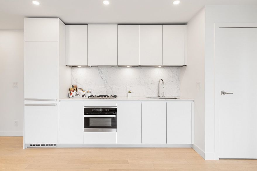 2501 1480 Howe Street