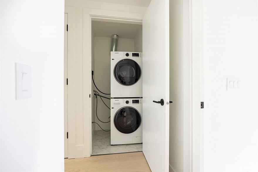 203 778 W 27th Avenue