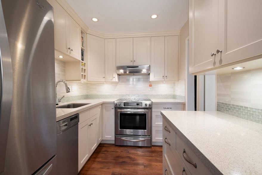 203 1696 W 10th Avenue