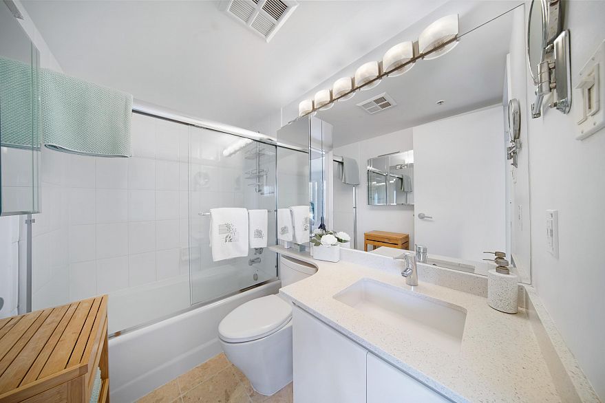 1105 1155 Homer Street