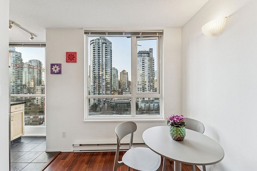 1202 1188 Richards Street