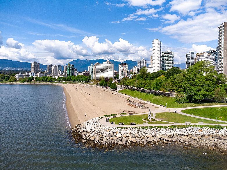 3B 1403 Beach Avenue