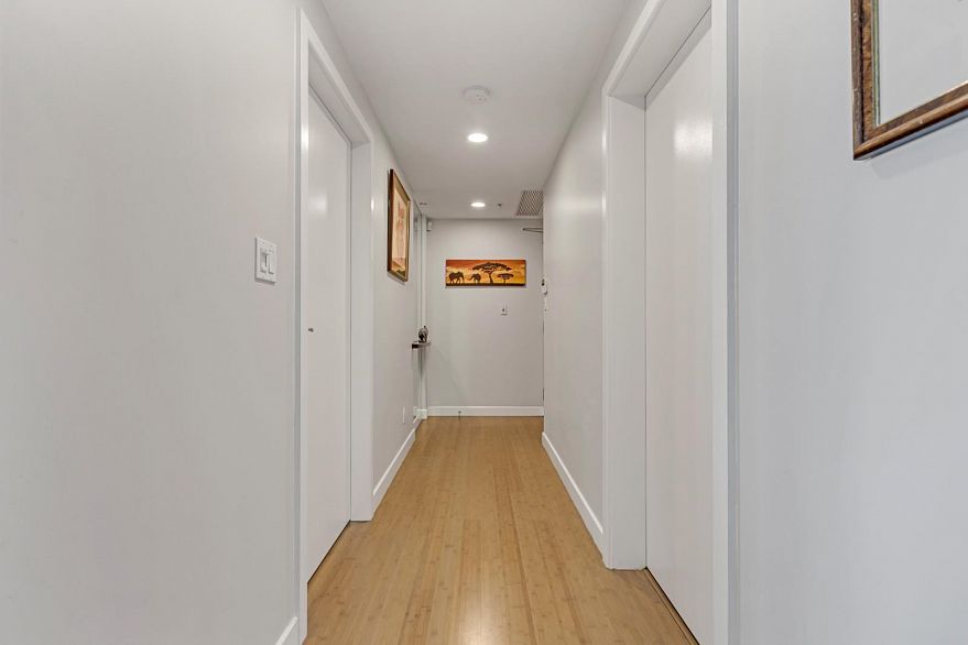 1804 1233 W Cordova Street