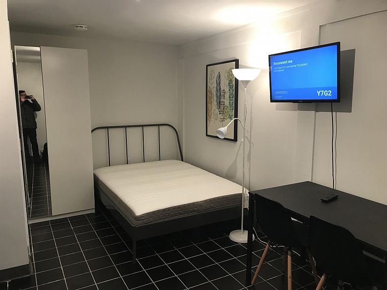 7 1517 COMOX STREET, Vancouver BC V6G 1P3