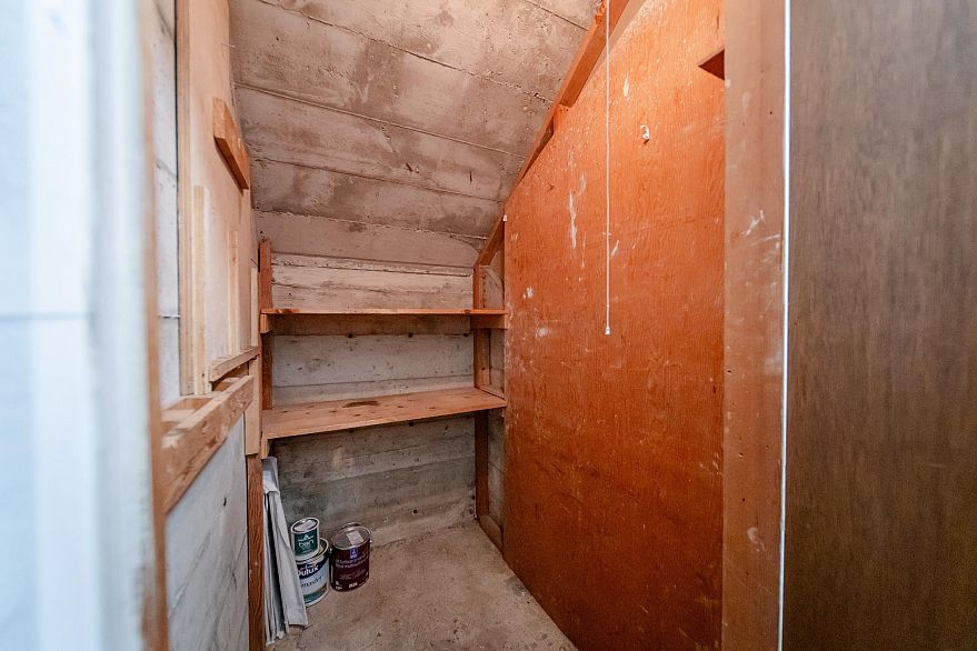 106 1972 Robson Street