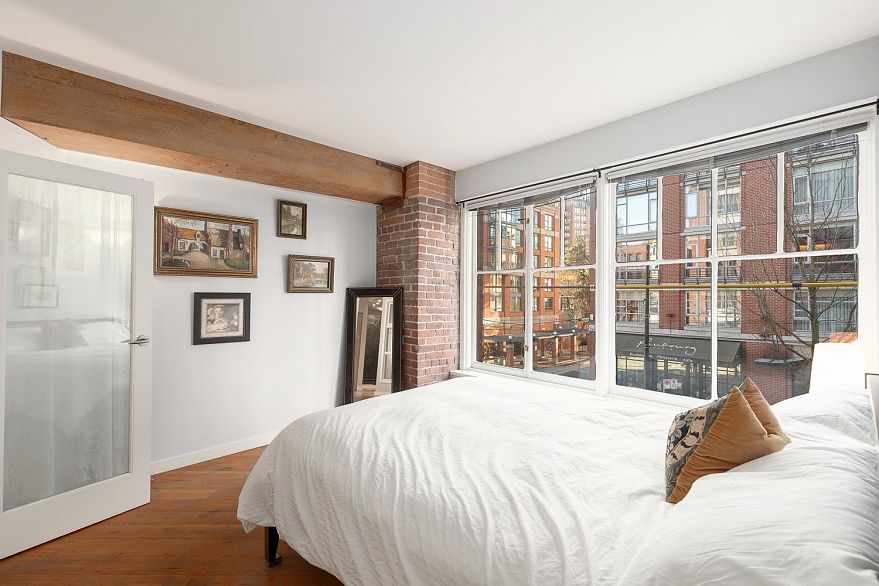 207 1178 Hamilton Street