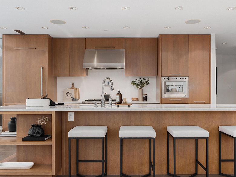 801 221 Union Street