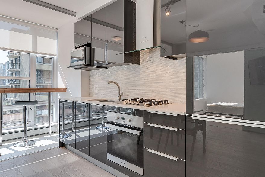 705 1283 HOWE STREET, Vancouver BC V6Z 1C1