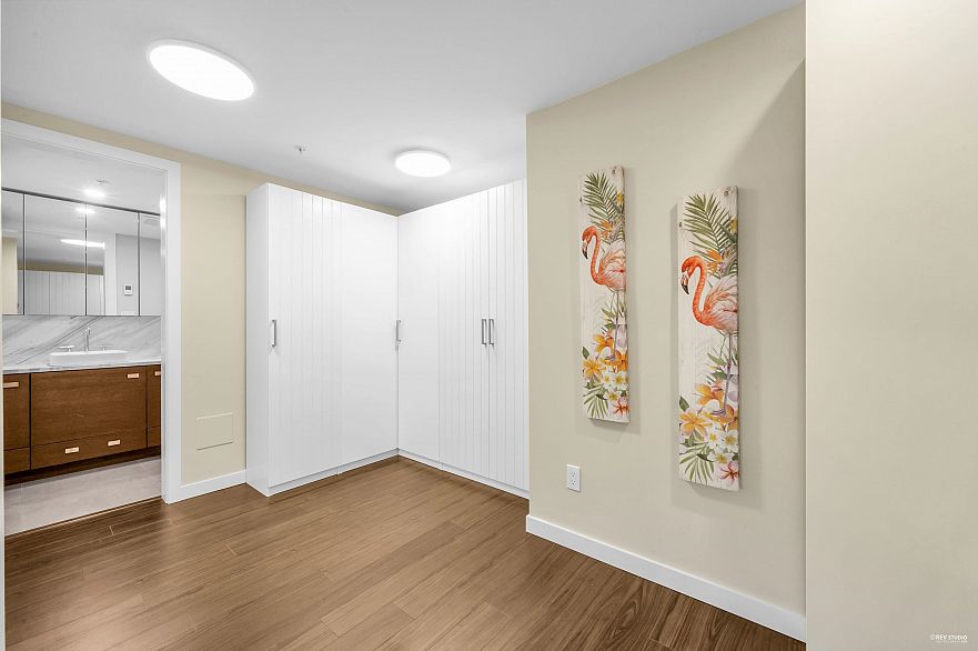 103 6311 Cambie Street