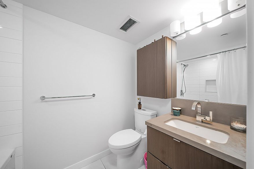 2605 8189 Cambie Street