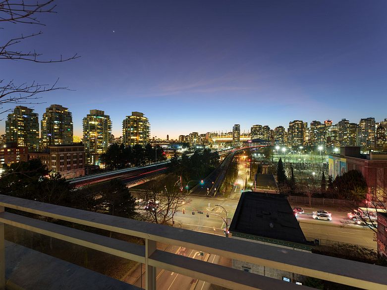 801 221 Union Street