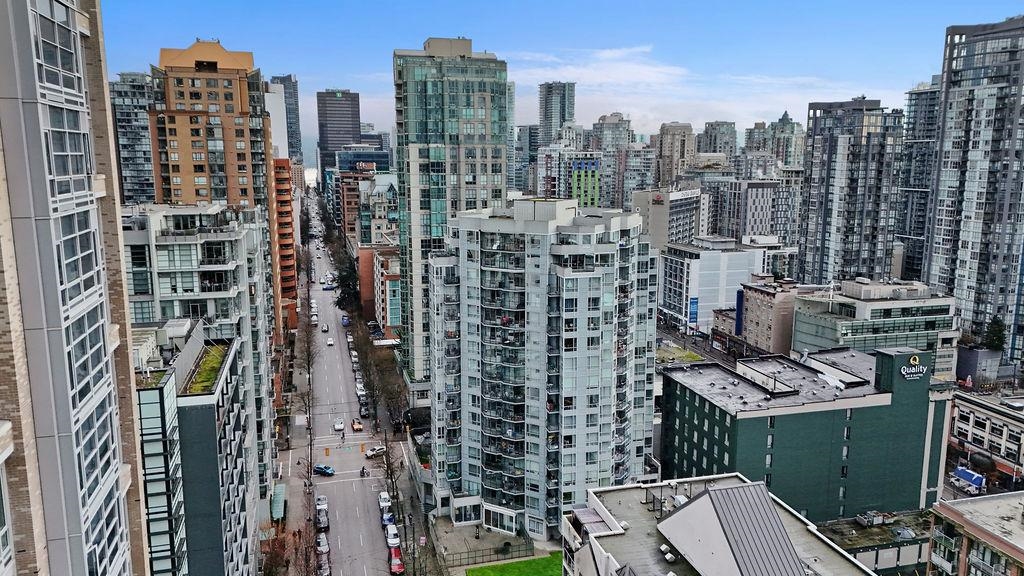 603 1212 Howe Street