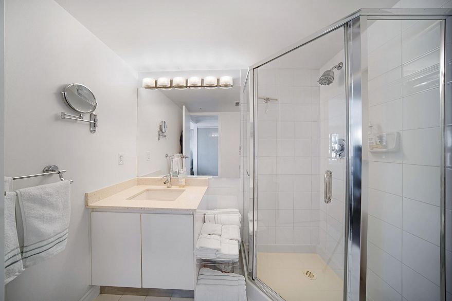 1105 1155 Homer Street