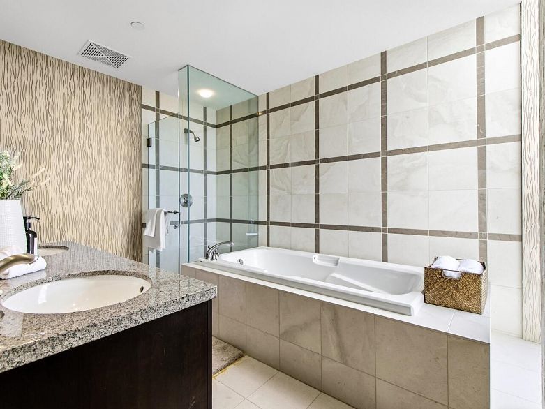 4302 1408 Strathmore Mews