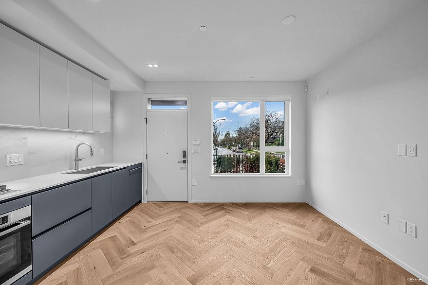 1xx 775 W 49TH AVENUE, Vancouver BC V5Z 2S6