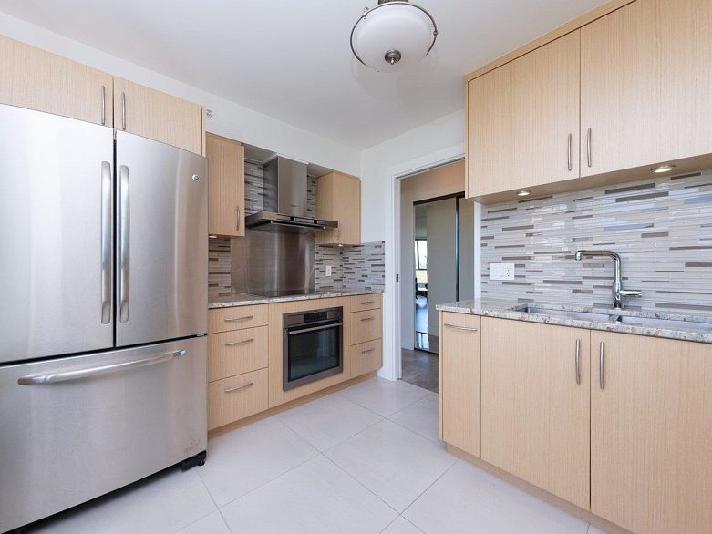 802 2108 W 38th Avenue