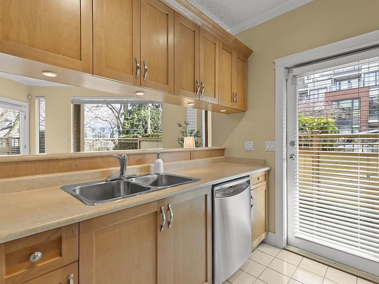 103 1100 W 7th Avenue