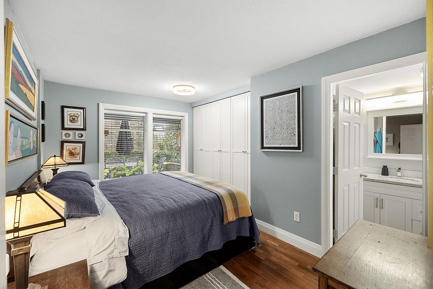 103 828 Gilford Street