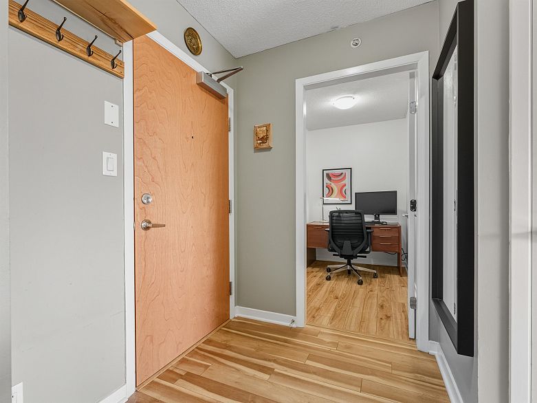 706 2770 Sophia Street