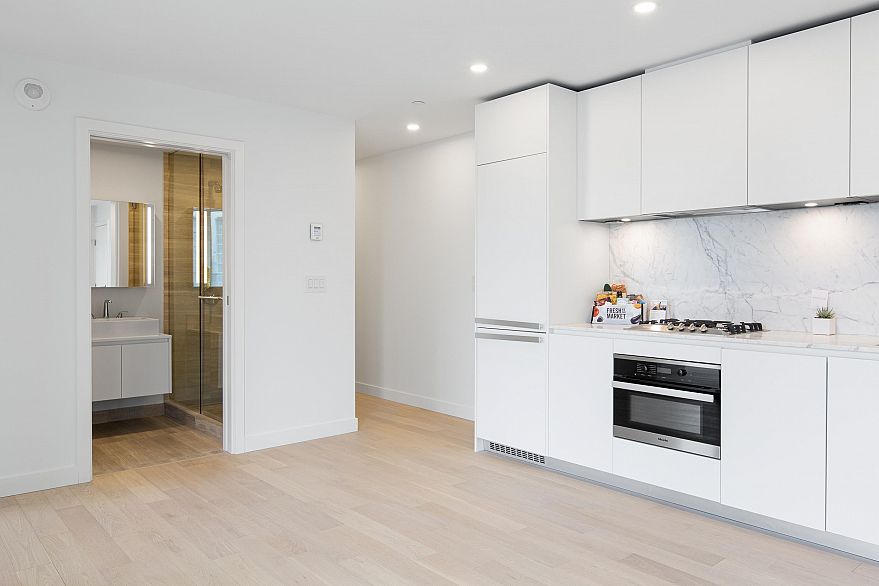 2501 1480 Howe Street