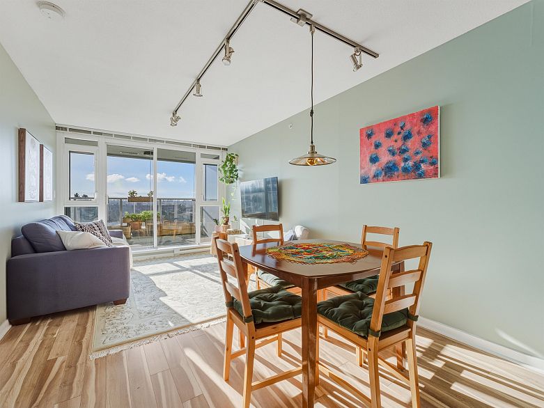 706 2770 Sophia Street