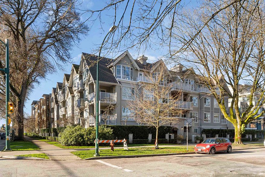 104 2755 Maple Street