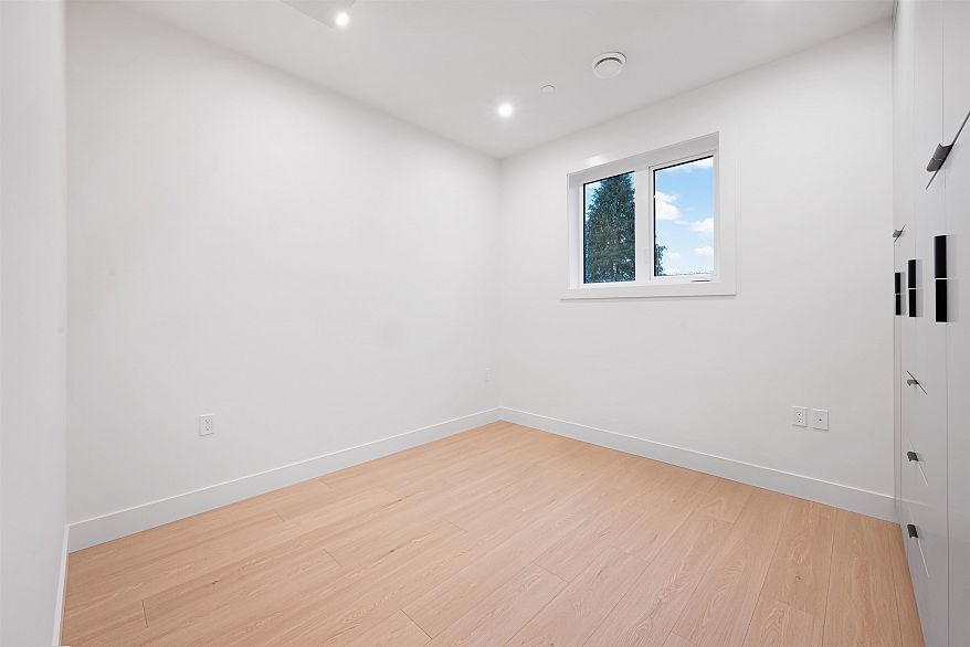 3 5554 Culloden Street