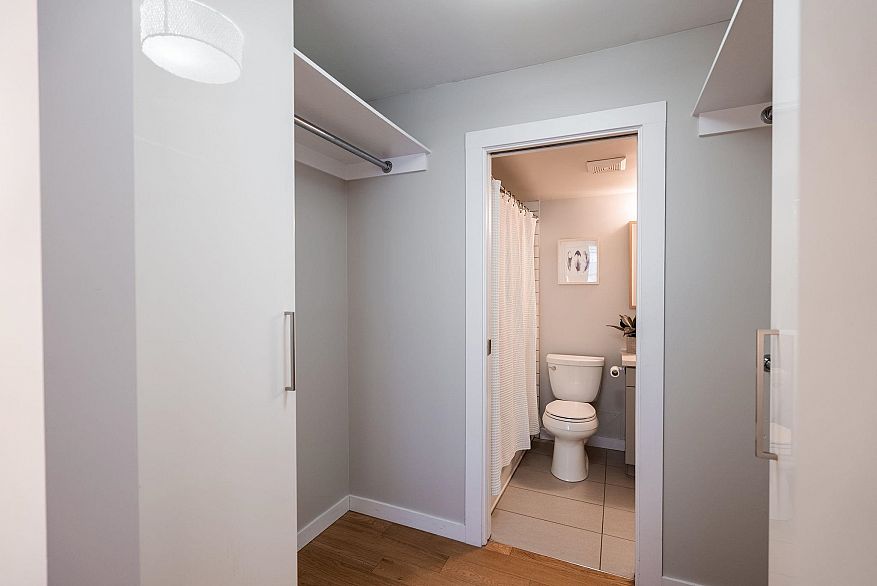 302 1263 Barclay Street