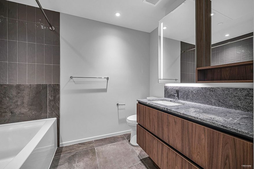 1xx 775 W 49TH AVENUE, Vancouver BC V5Z 2S6