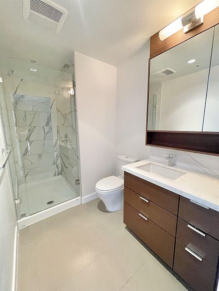 902 4083 Cambie Street