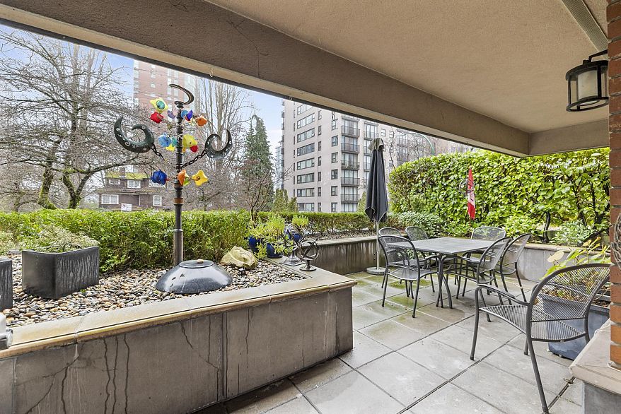 103 828 Gilford Street