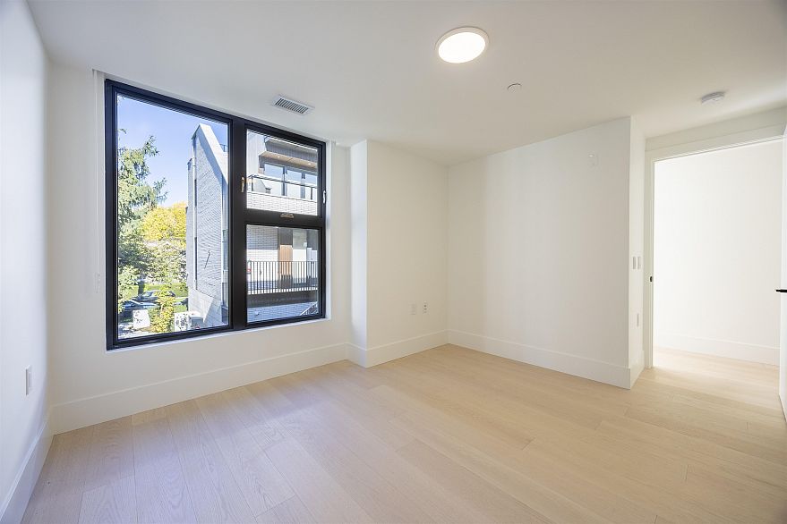 203 778 W 27th Avenue