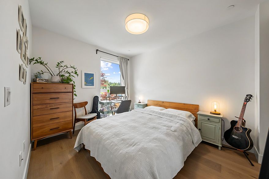 201 5089 Quebec Street