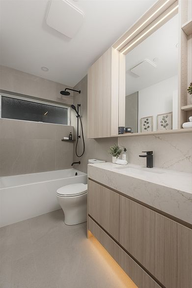 1 2755 W 11th Avenue