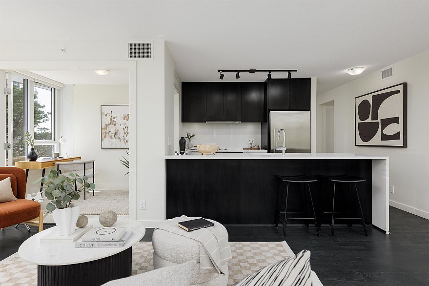 608 1009 Harwood Street