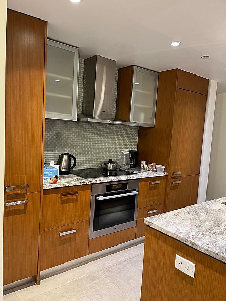 908 1028 Barclay Street