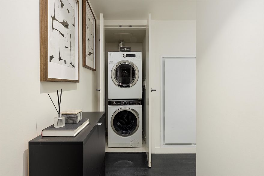 608 1009 Harwood Street