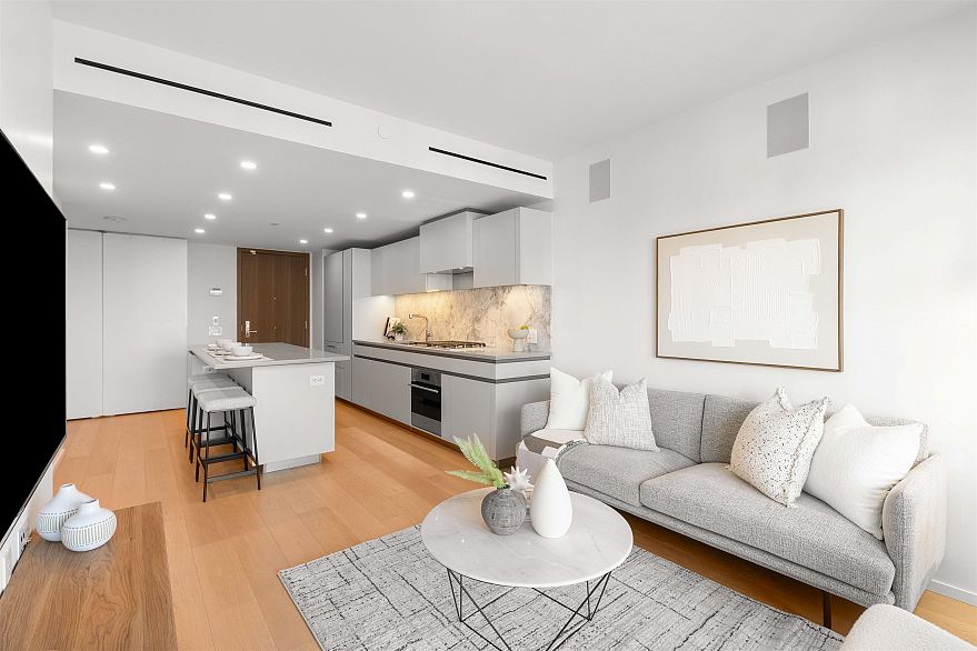 1504 889 Pacific Street