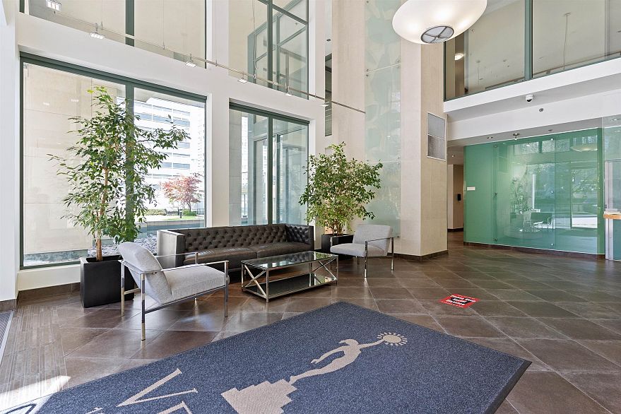 1605 1239 W Georgia Street