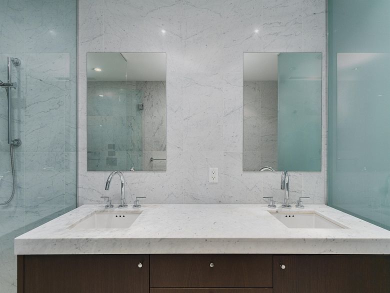 801 221 Union Street