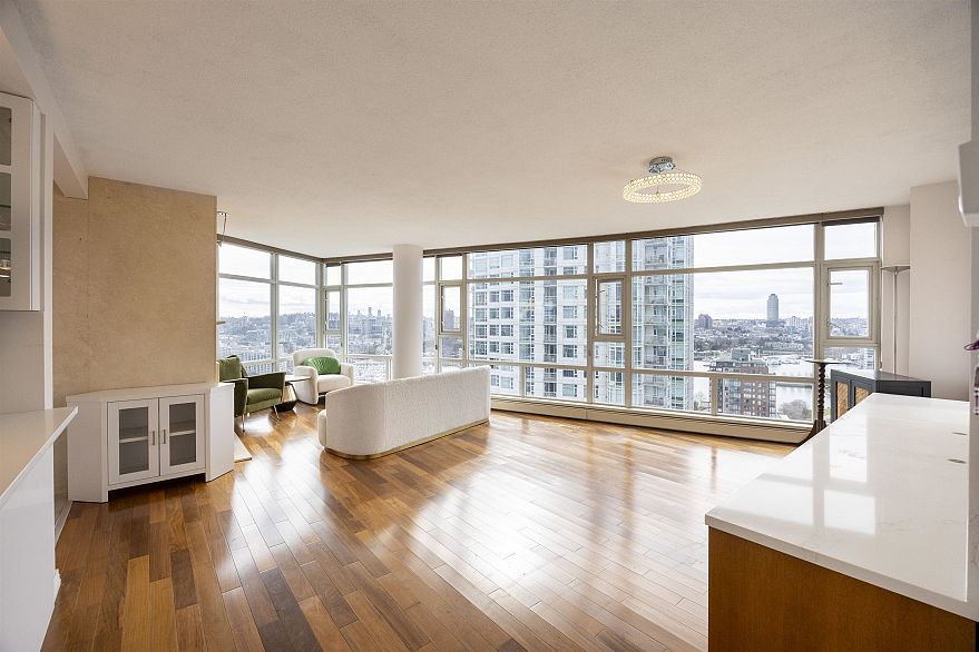 2907 198 Aquarius Mews