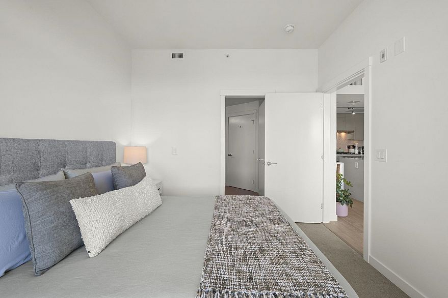 401 4171 Cambie Street