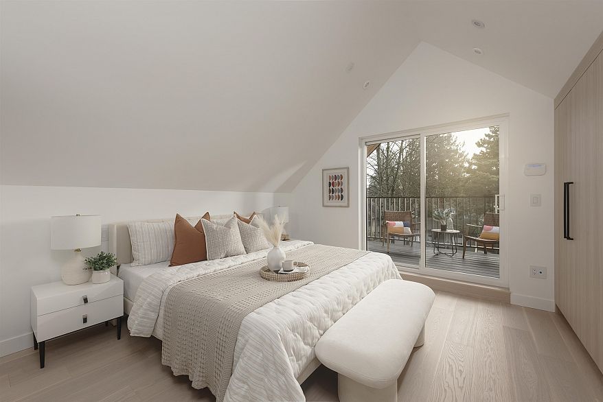 1 2755 W 11th Avenue